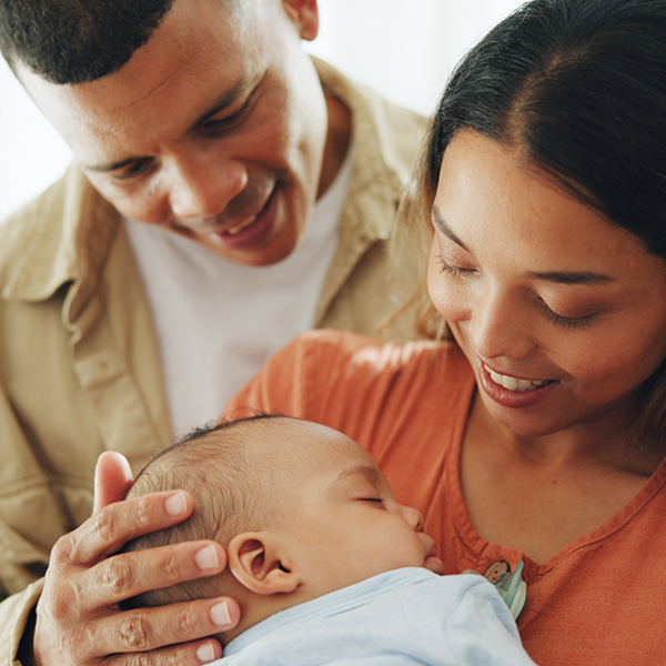 600x600_family with newborn 600x600_family with newborn